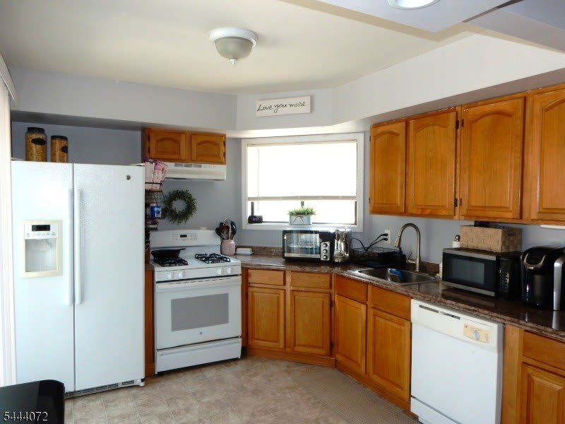 51 EDINBOROUGH CT. – photo 5