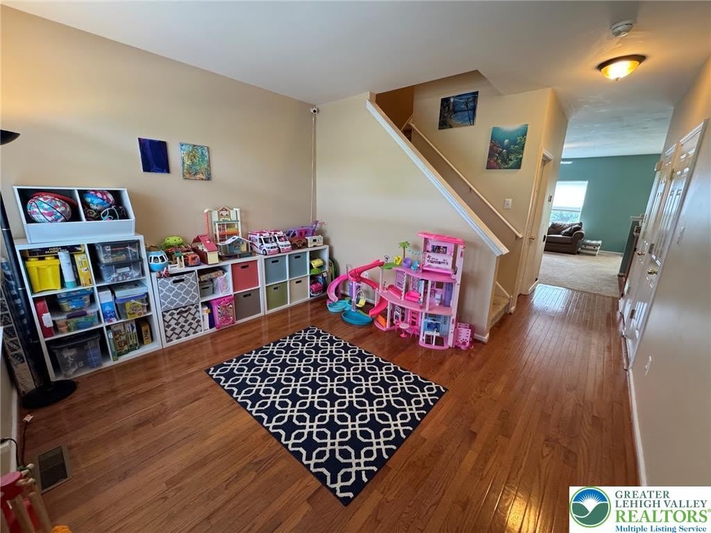 1081 Tudor Drive – photo 3