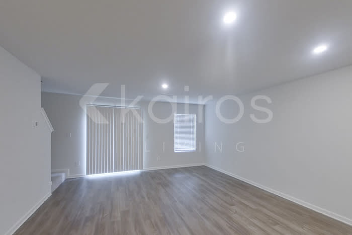 371 Ironwood Court – photo 2