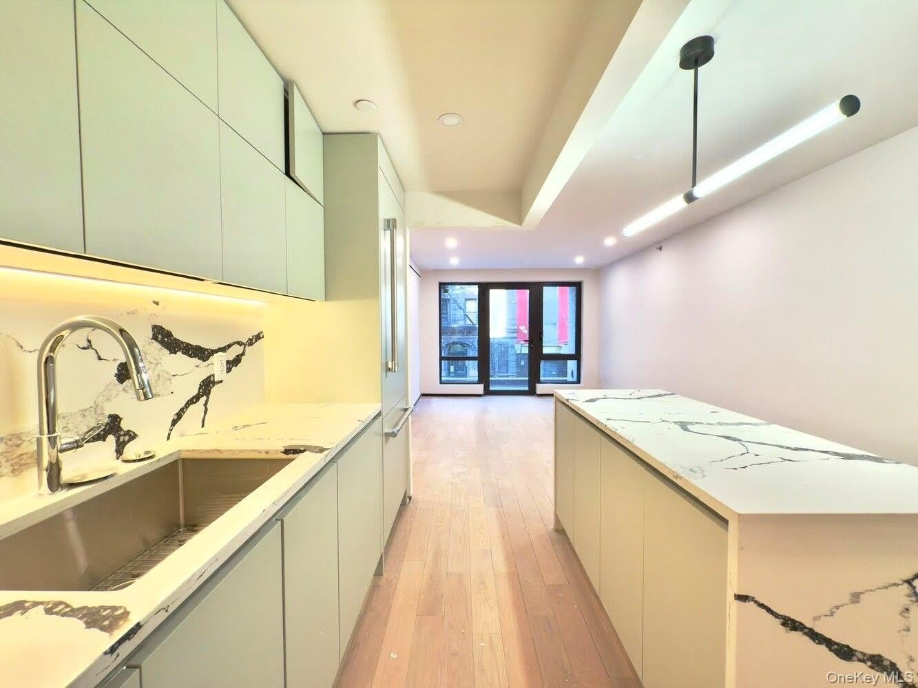 350 West 44th Street – photo 3