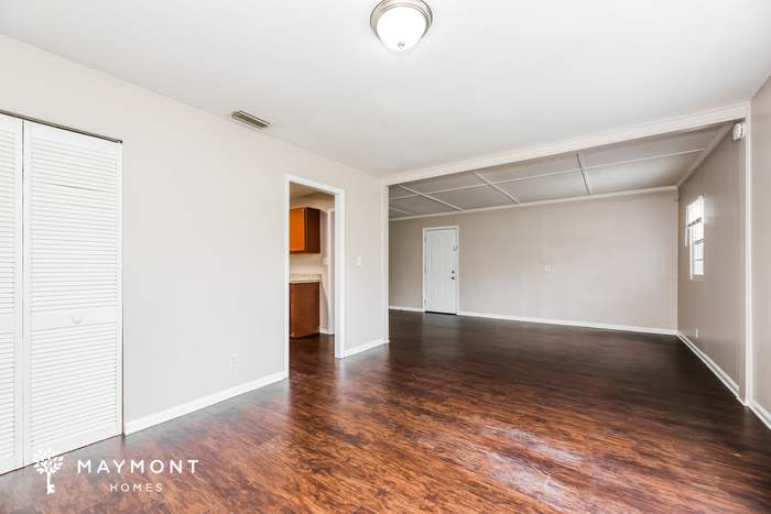 5715 Green Forest Drive – photo 3