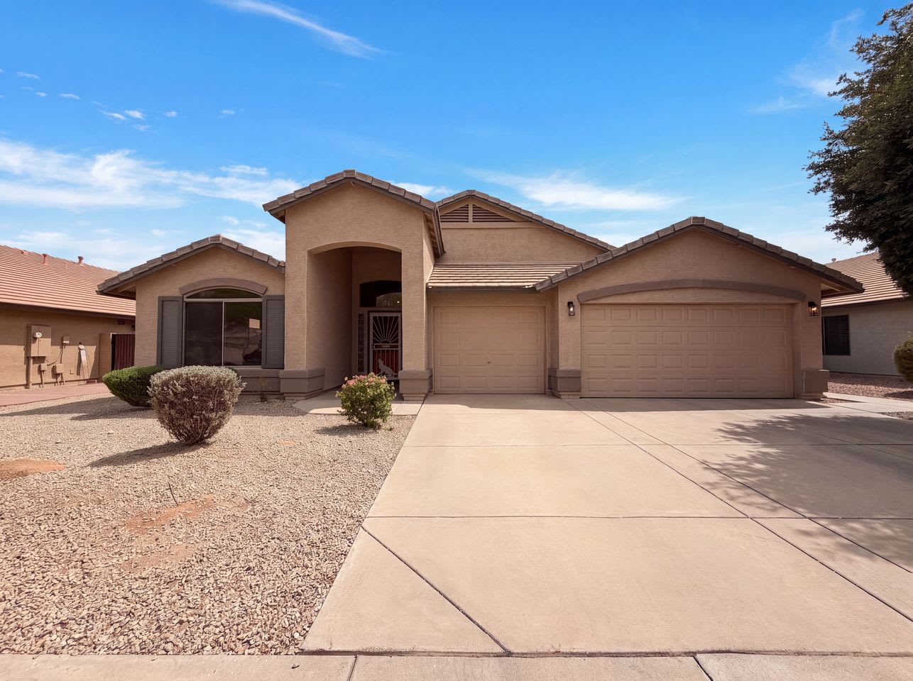 16736 W Mckinley St – photo 1