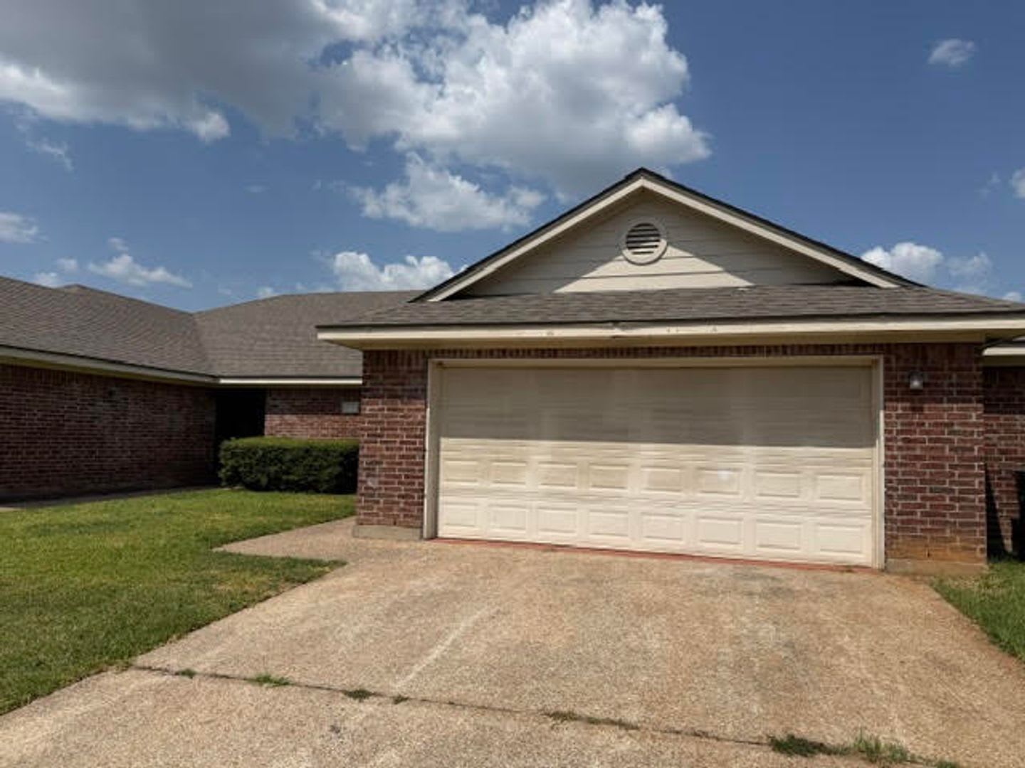 10209 Lilac Lane Unit B – photo 2