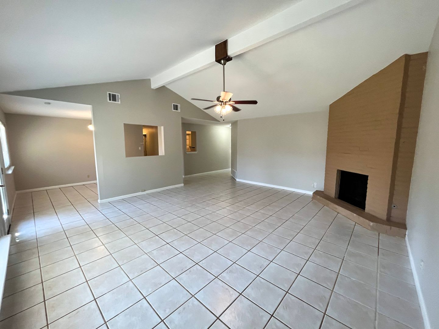 North Austin Home Great Area And Ready Now – photo 4