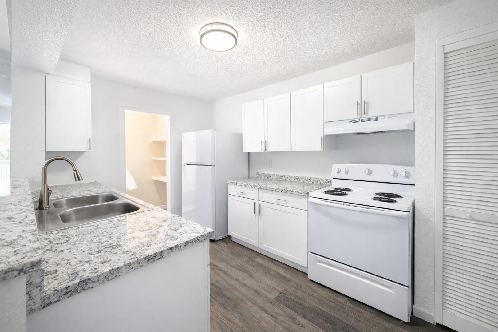 Renaissance At Strawberry Creek Apartments – photo 5