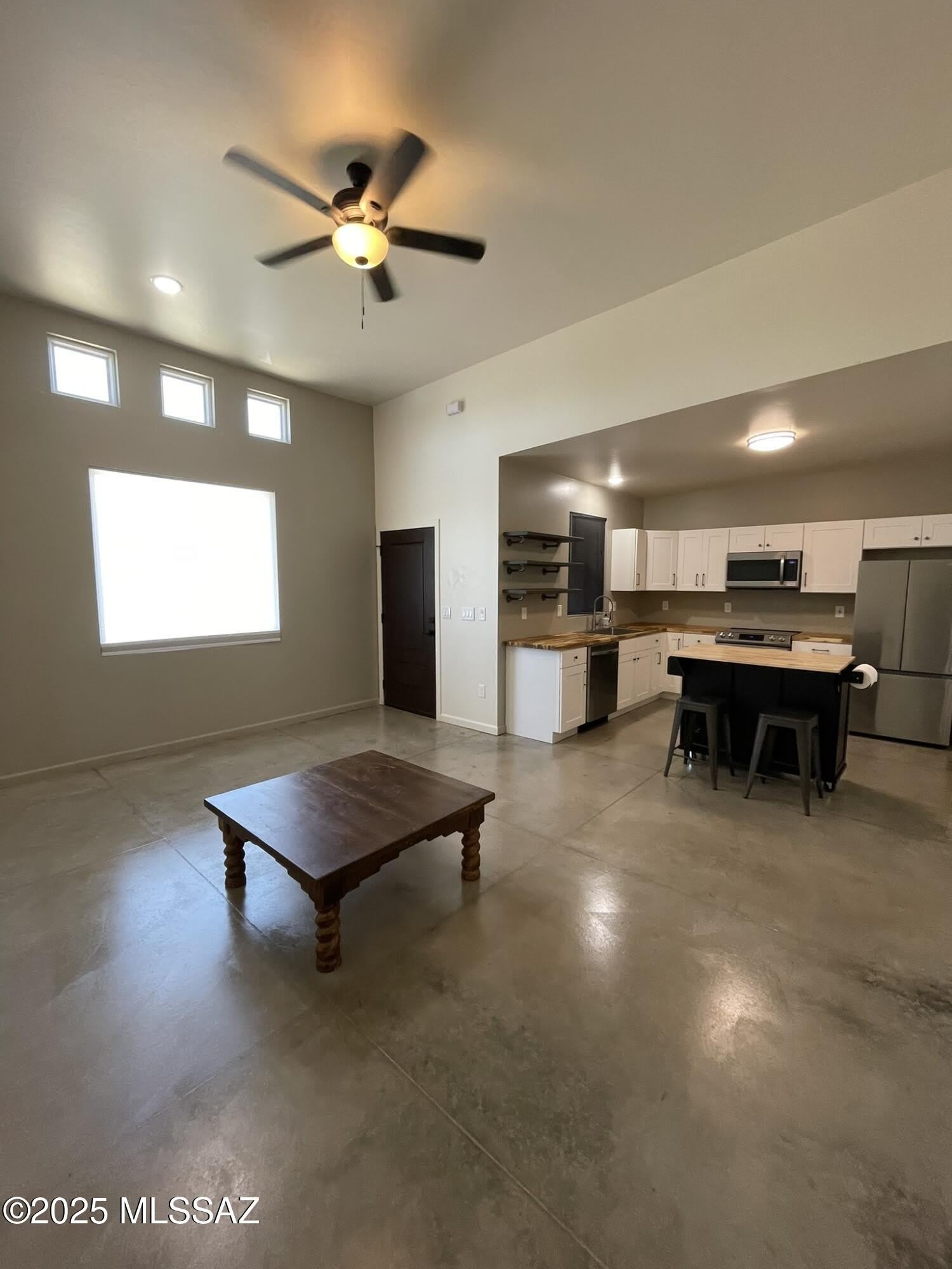 3250 N Stone Avenue – photo 2