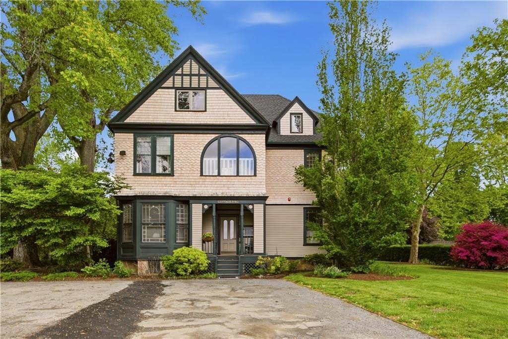 158 Narragansett Avenue – photo 1