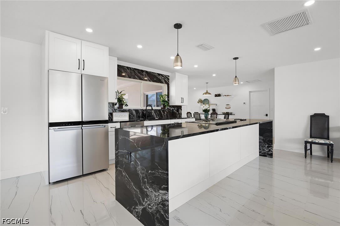 4930 Edith Esplanade – photo 4