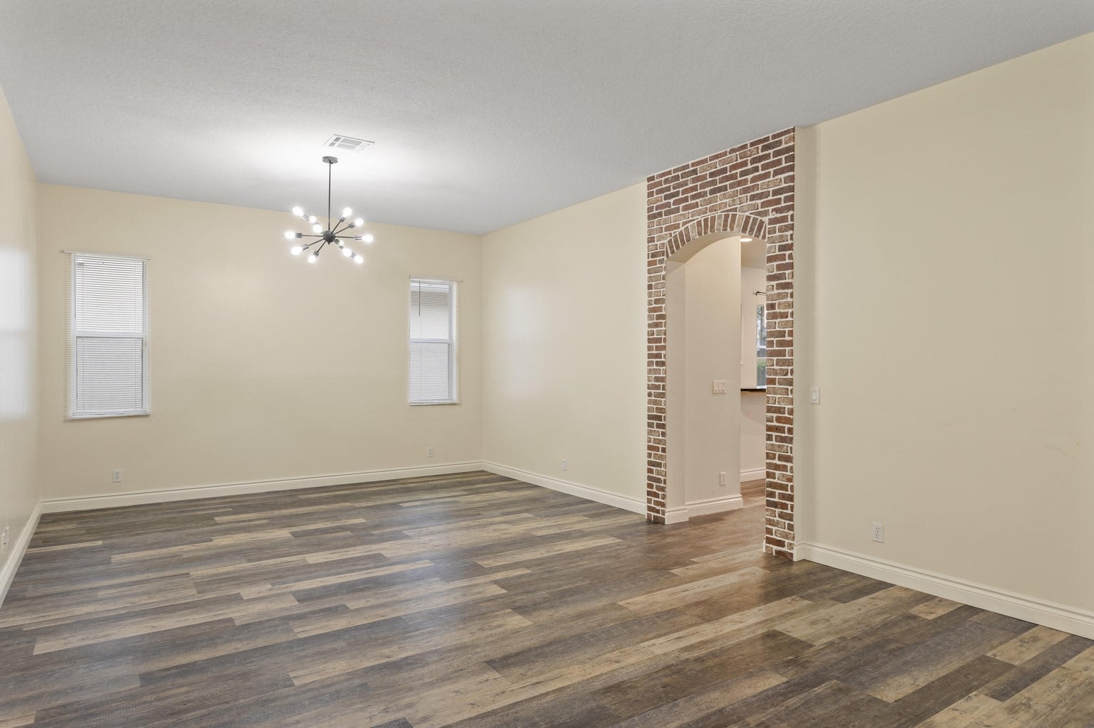 175 Northwest Willow Grove Avenue – photo 5