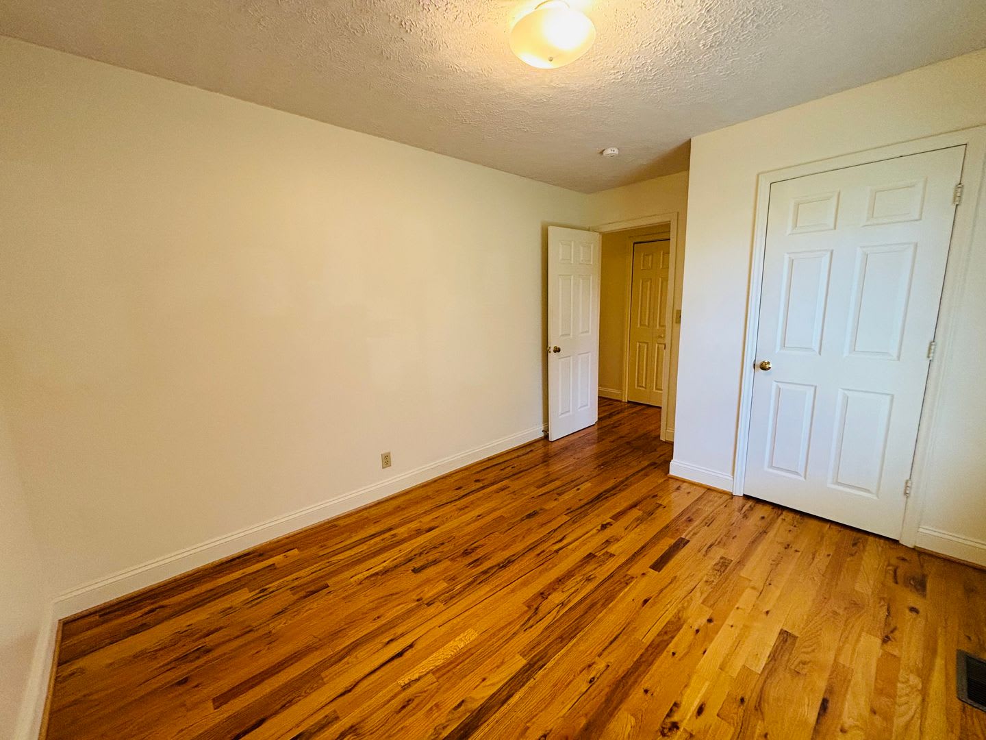 3 Bedroom 2 Bath Duplex – photo 3