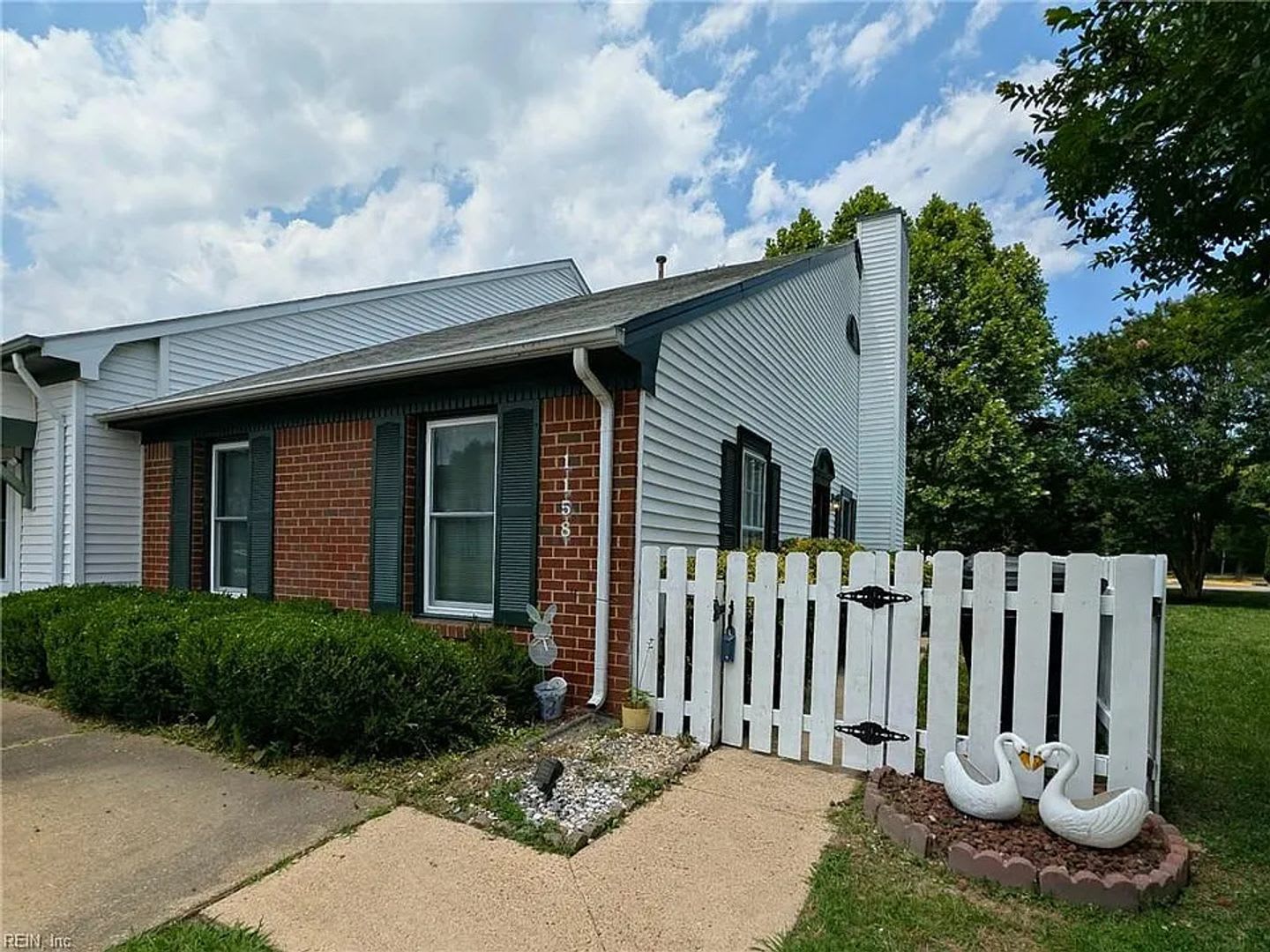 3-Bedroom Virginia Beach Home with Fenced Yard & Spacious Livin – photo 1
