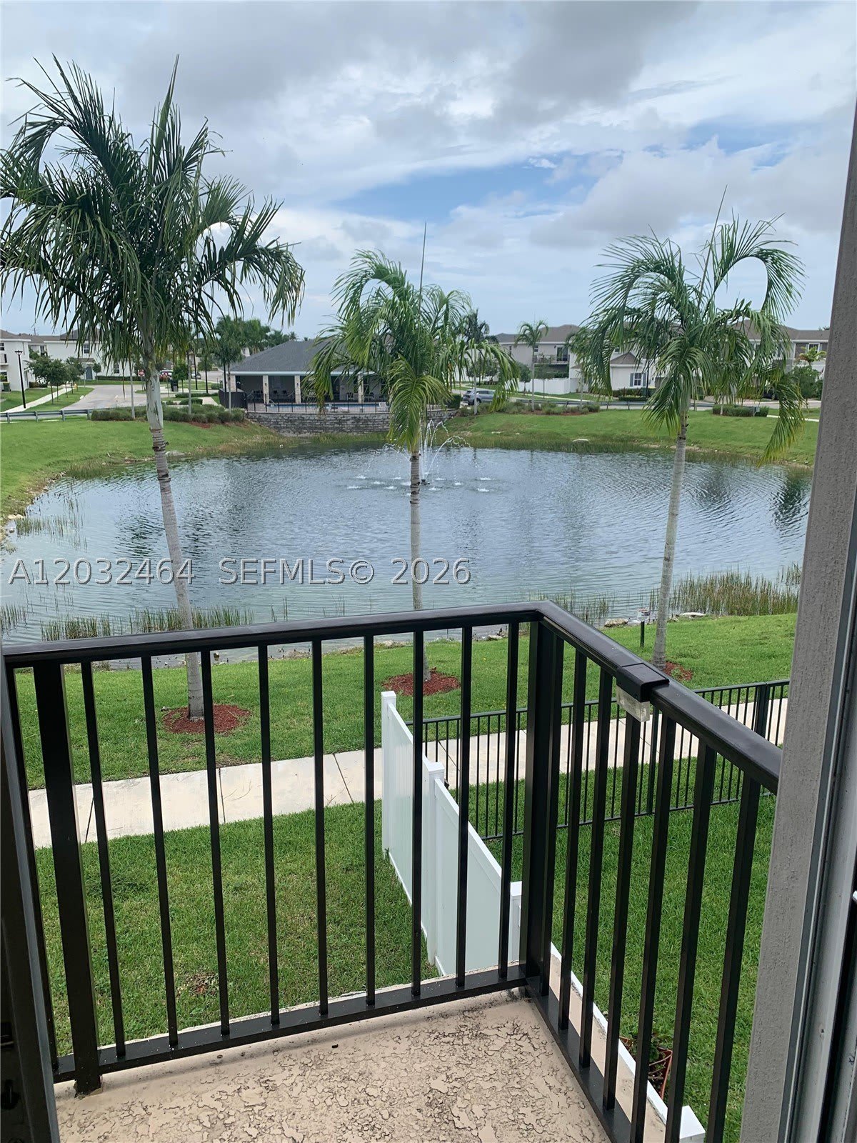 791 SE 18th St – photo 2