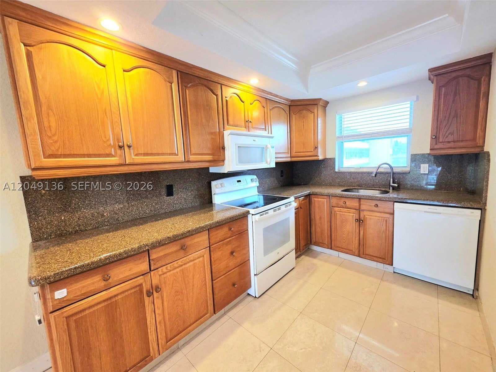 1400 NE 57th Ct – photo 4