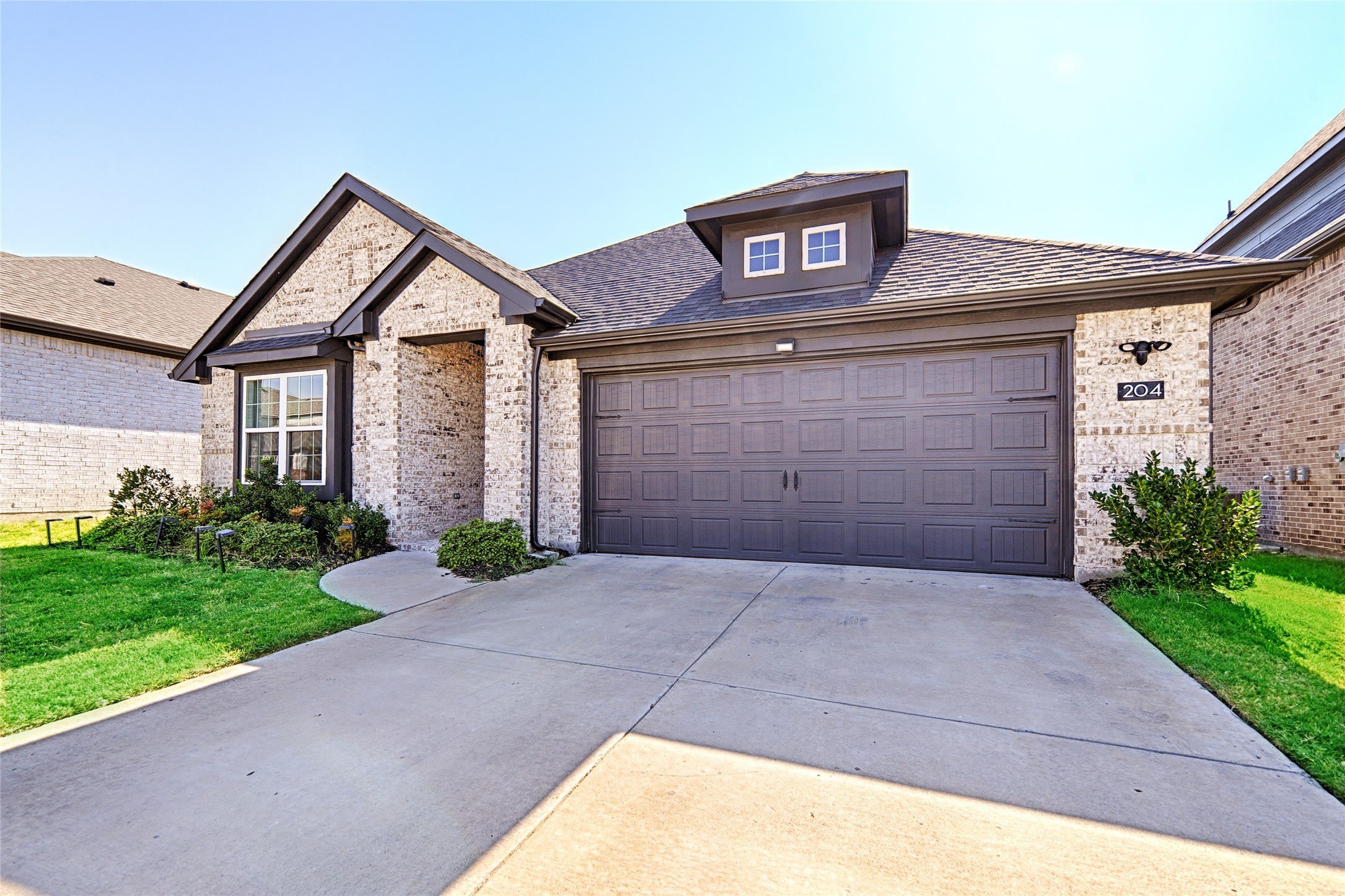 204 Tartane Drive – photo 1