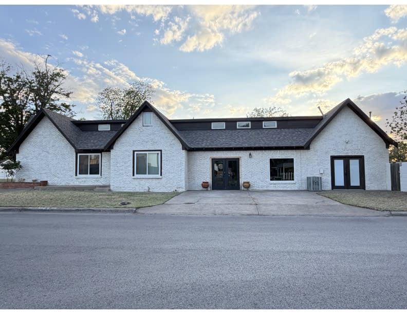 1300 West Ohio Avenue – photo 2