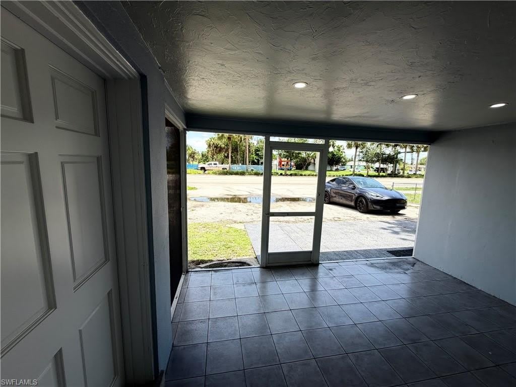 4375 Golden Gate Pkwy – photo 3
