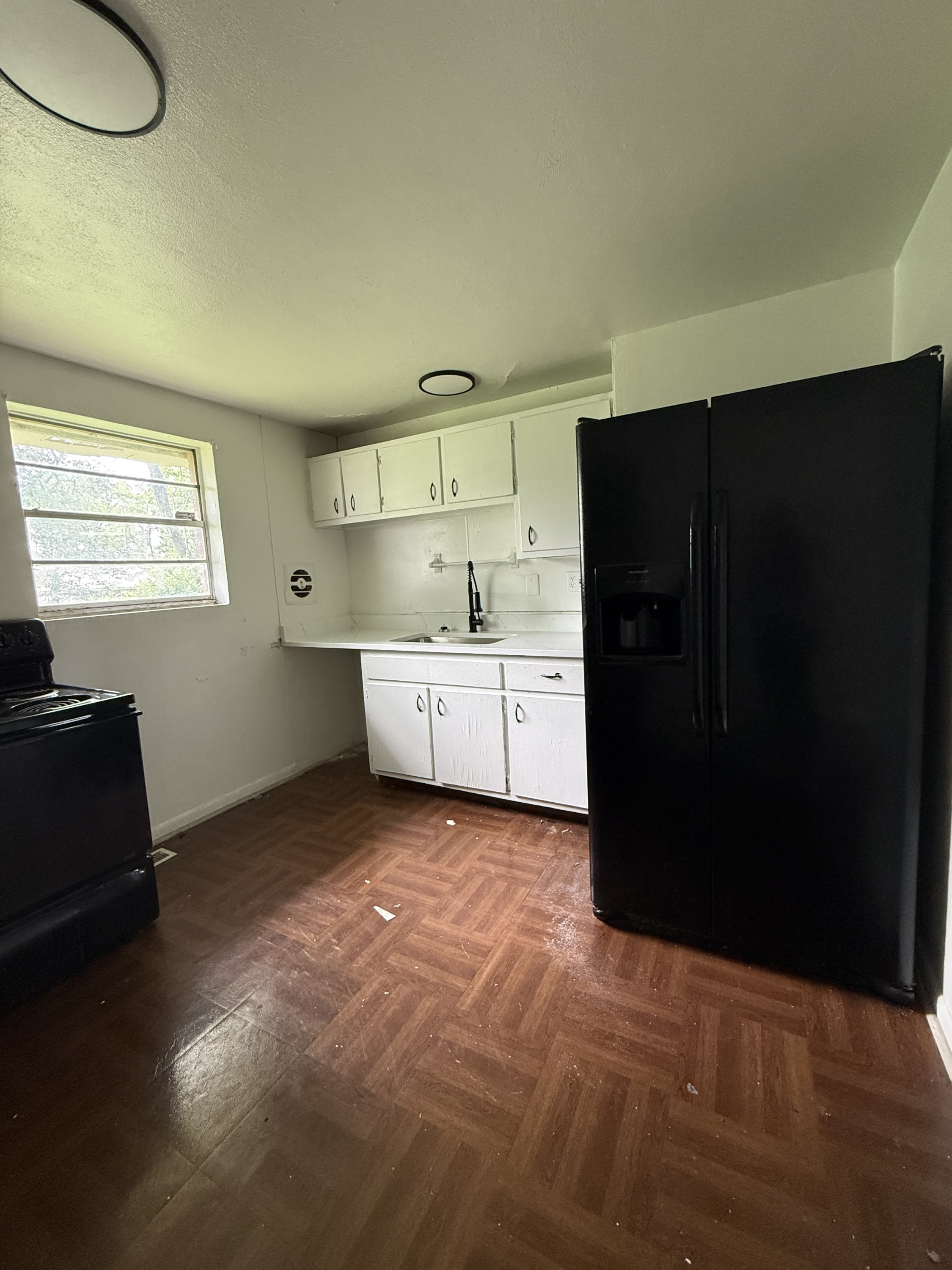 100-102 West Lindberg Drive – photo 4