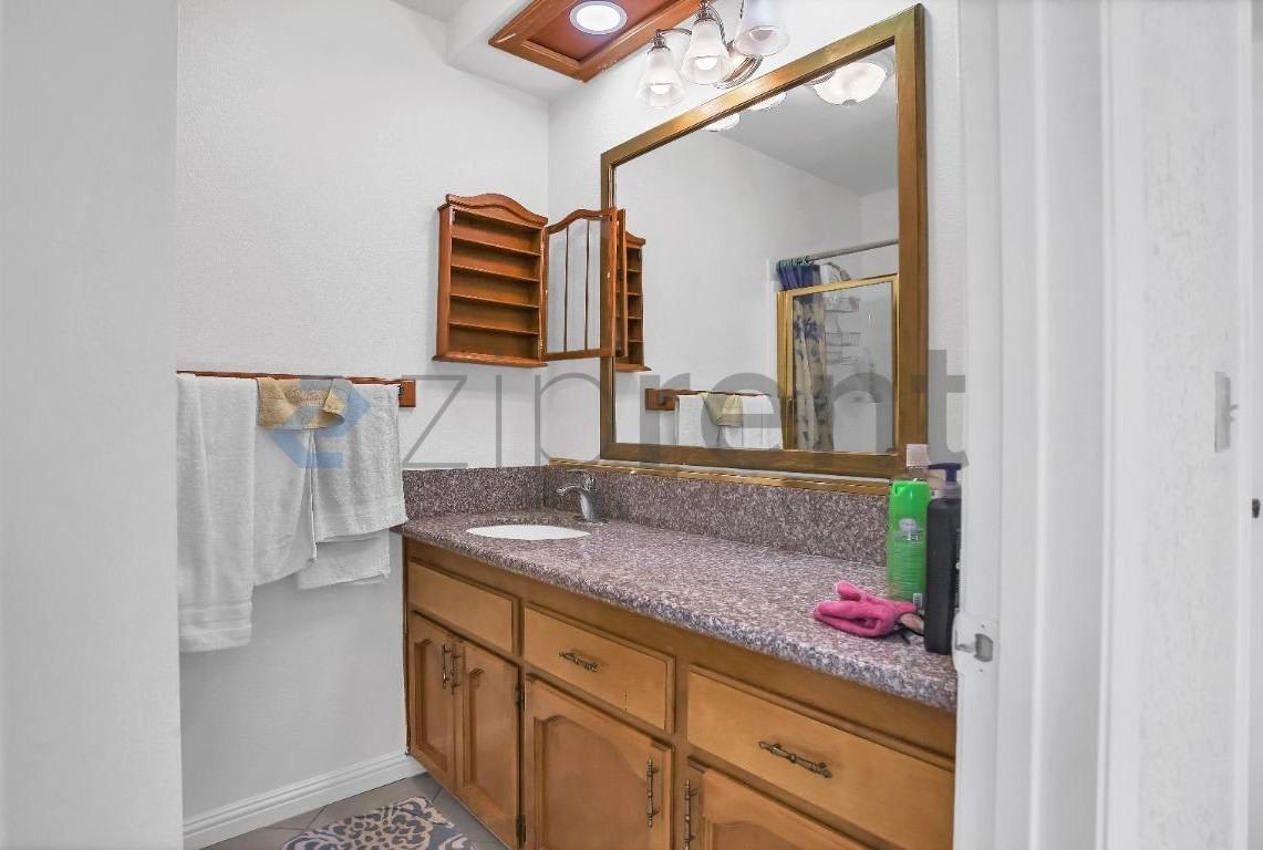 2411 Berry St – photo 2
