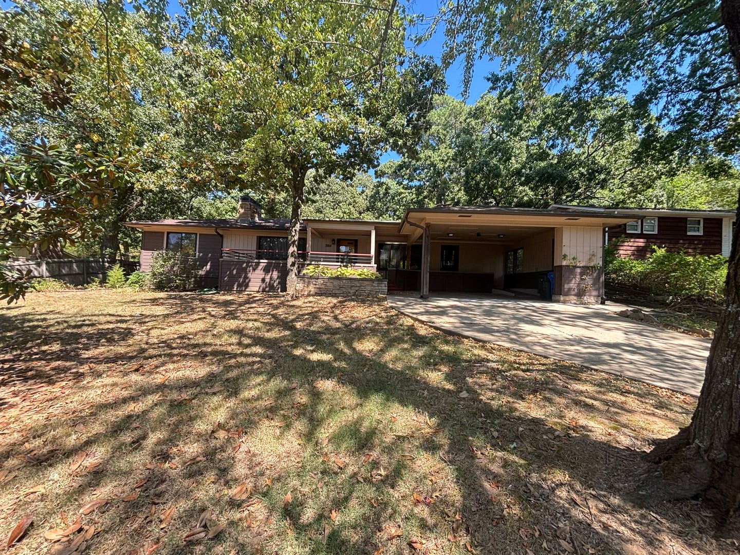 Charming Mid-Century Modern Home Just Minutes from the U of A! – photo 1
