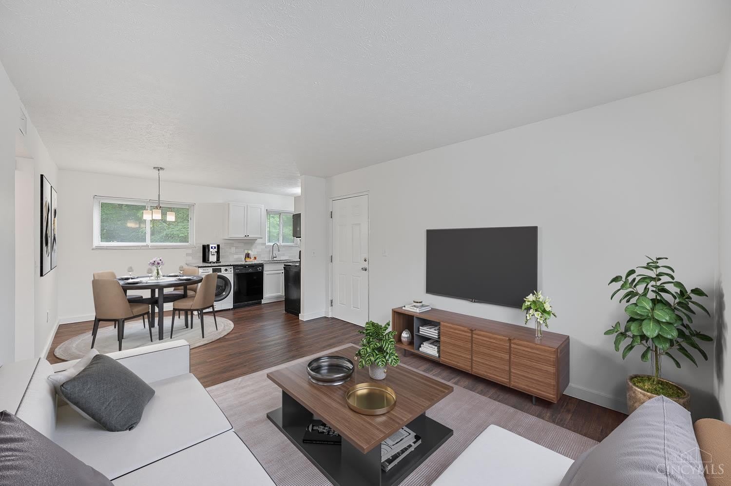 2636 Stanton Avenue – photo 3