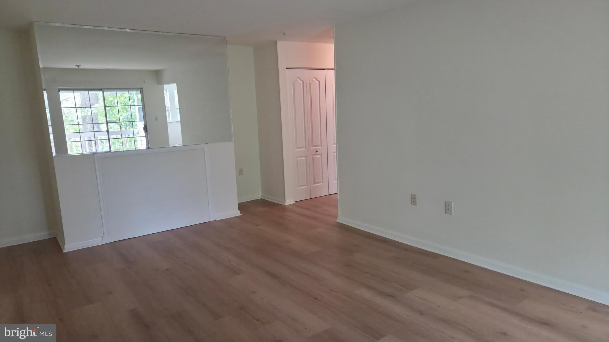 8387 MONTGOMERY RUN Road – photo 5