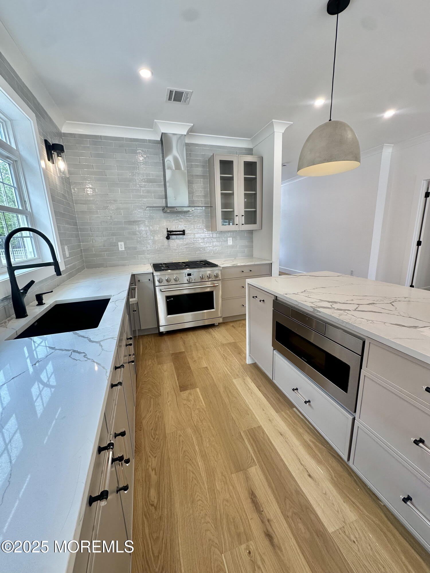 169 Chelsea Avenue – photo 5
