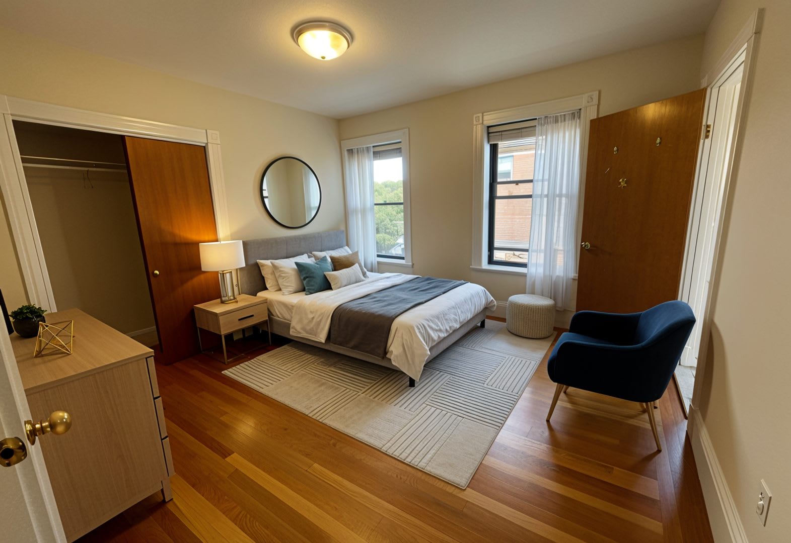Charming 3 Bedroom-No Broker Fee – photo 2