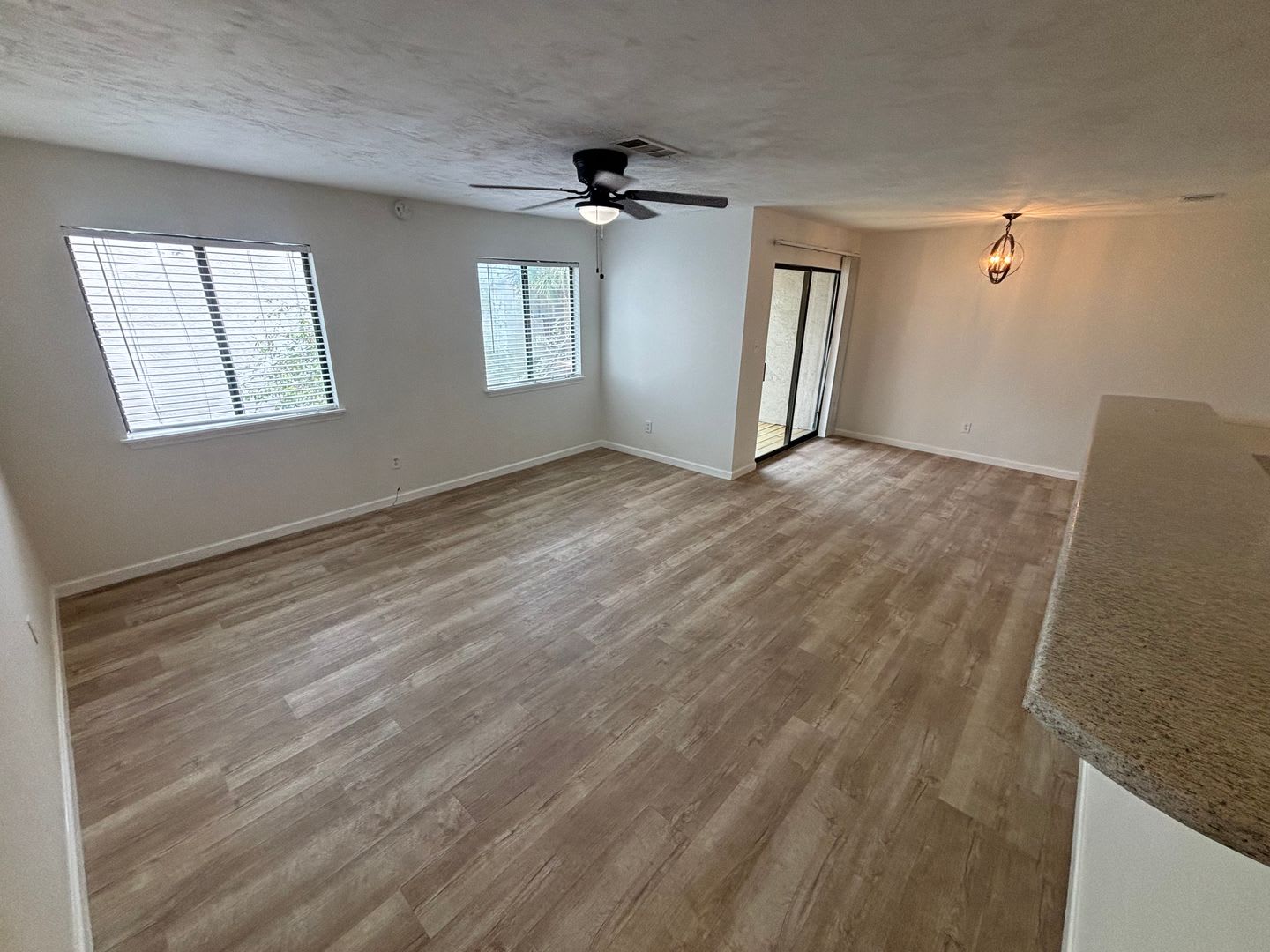 2 Bedroom 2 1/2 bath in the Lakes Townhome Community! Complete Remodel! – photo 3