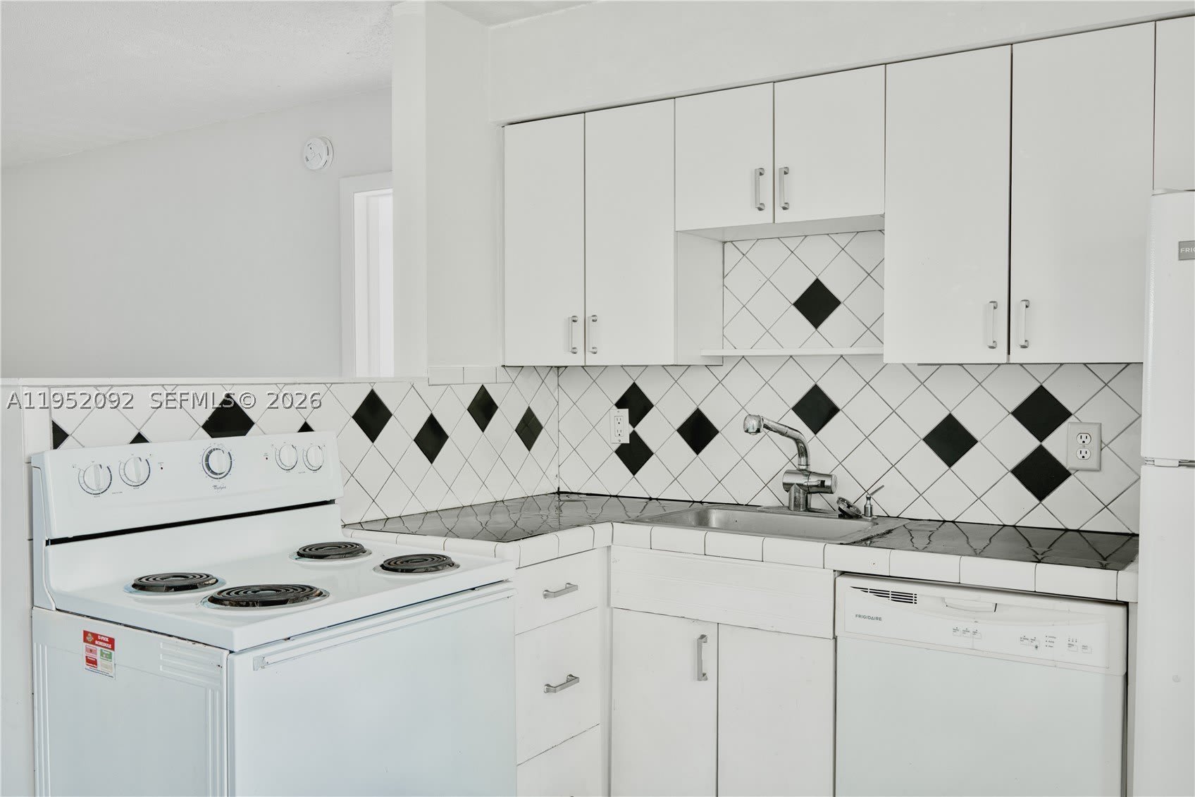 400 SE 31st St – photo 4