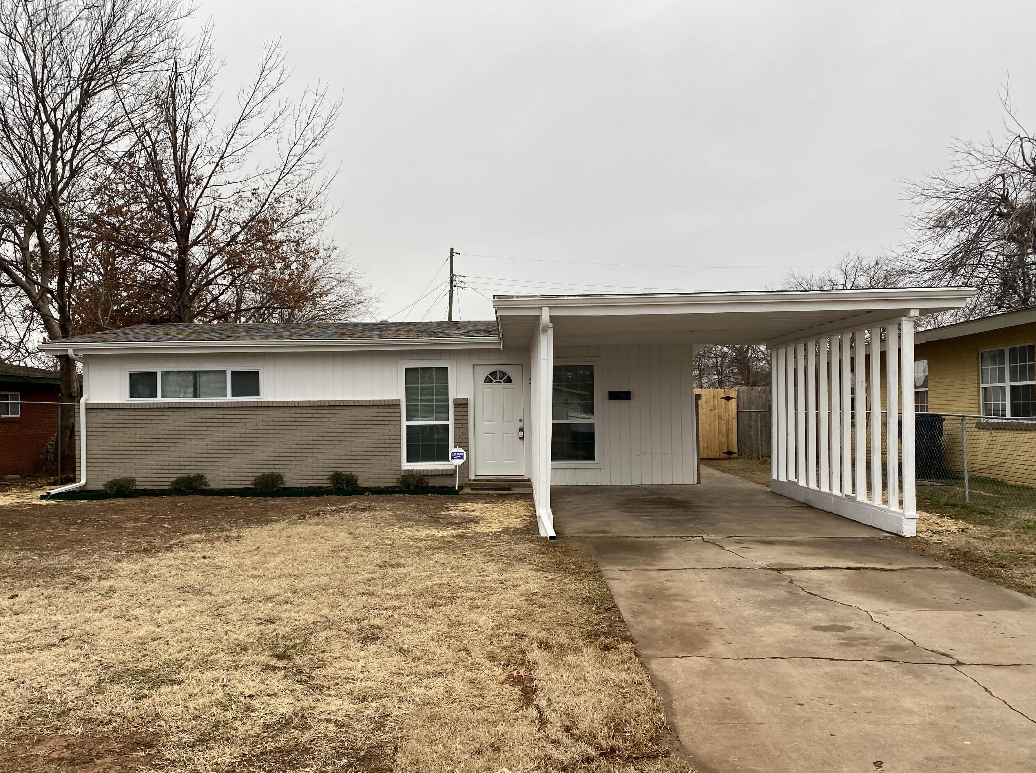 504 NW 92nd St – photo 1