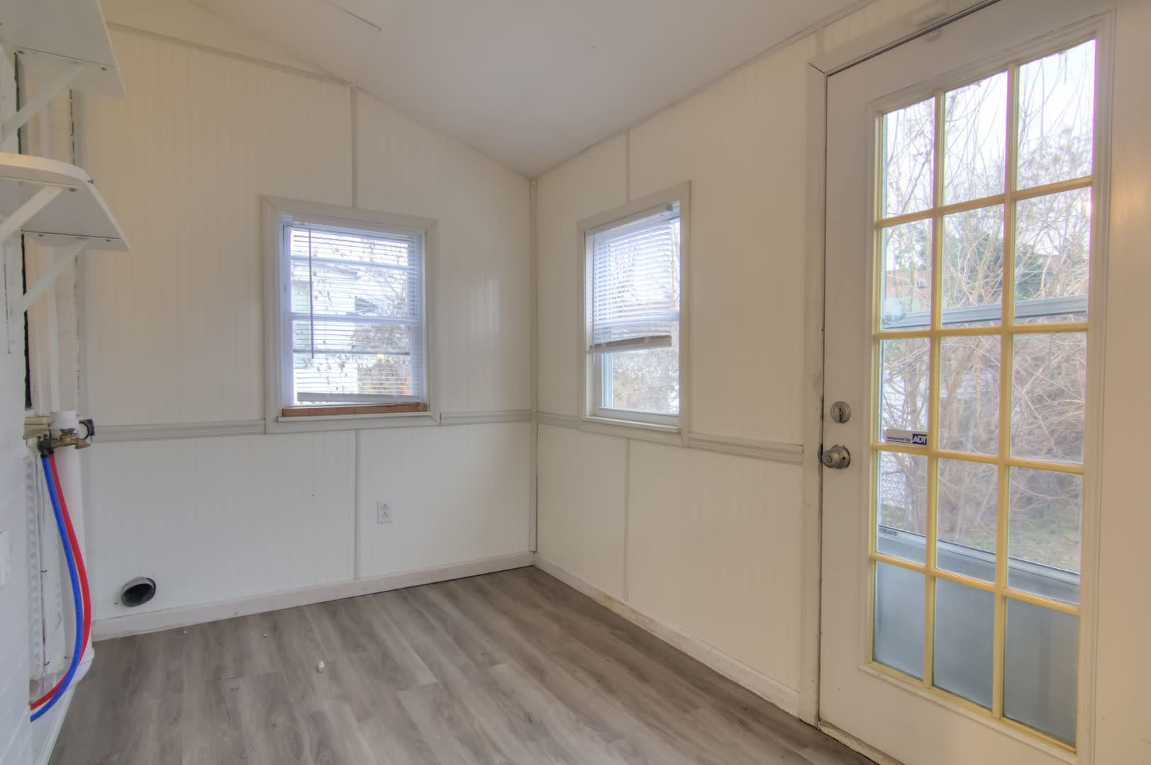 Great Updated 2 Bedroom 1 Bath Unit With Great Layout Only Available For Move In October 10Th – photo 4