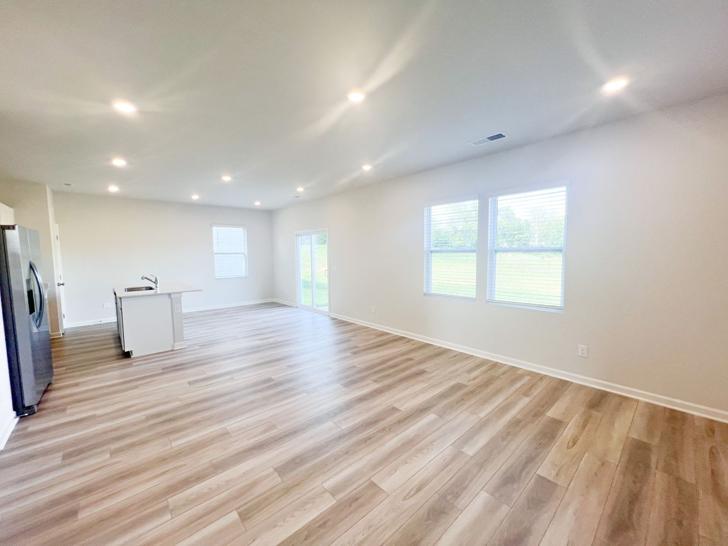 4 Bedroom 2 5 Bathroom Home – photo 2