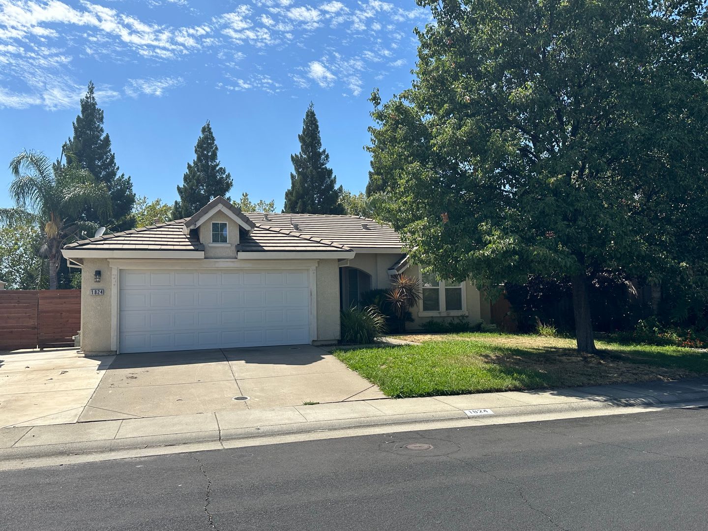 Beautifully upgraded 3 bedroom Home – photo 2