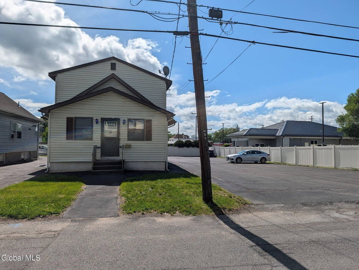 1729 Ferguson Street – photo 2