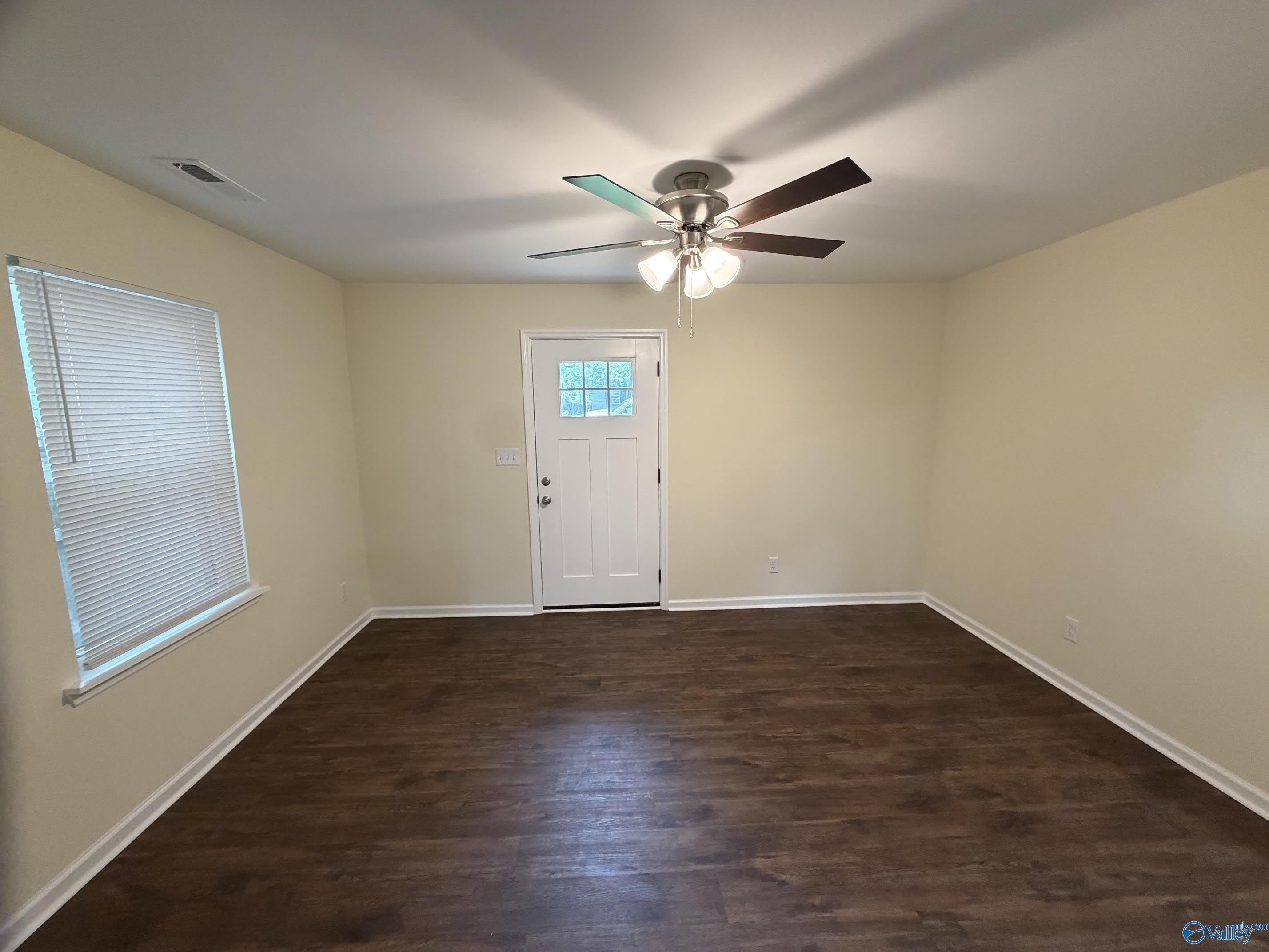 821 E Moulton Street – photo 5