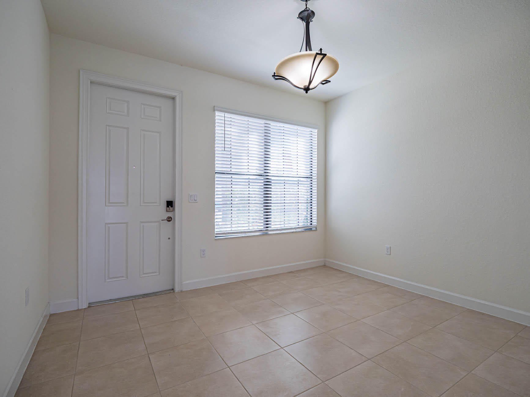10032 W VILLA Circle – photo 2