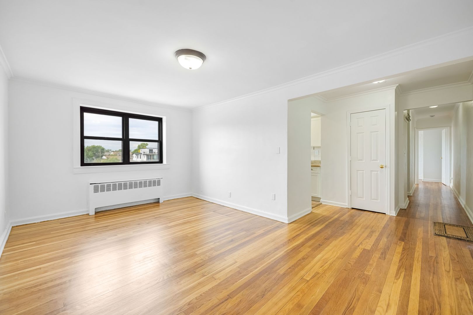2335 Hudson Terrace – photo 2
