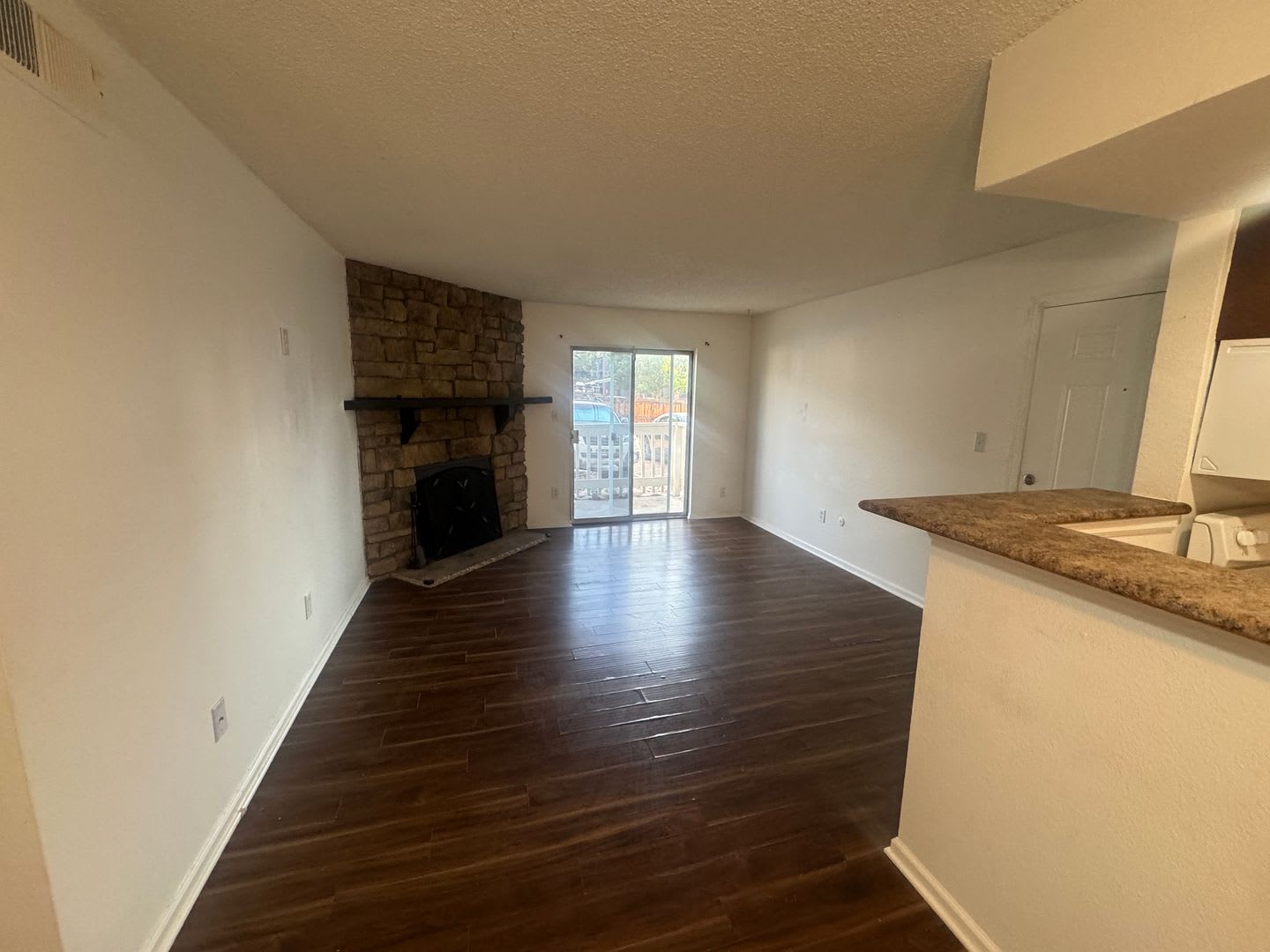 Beautiful 2 Bedroom 2 Bath Condo in DTC – photo 3