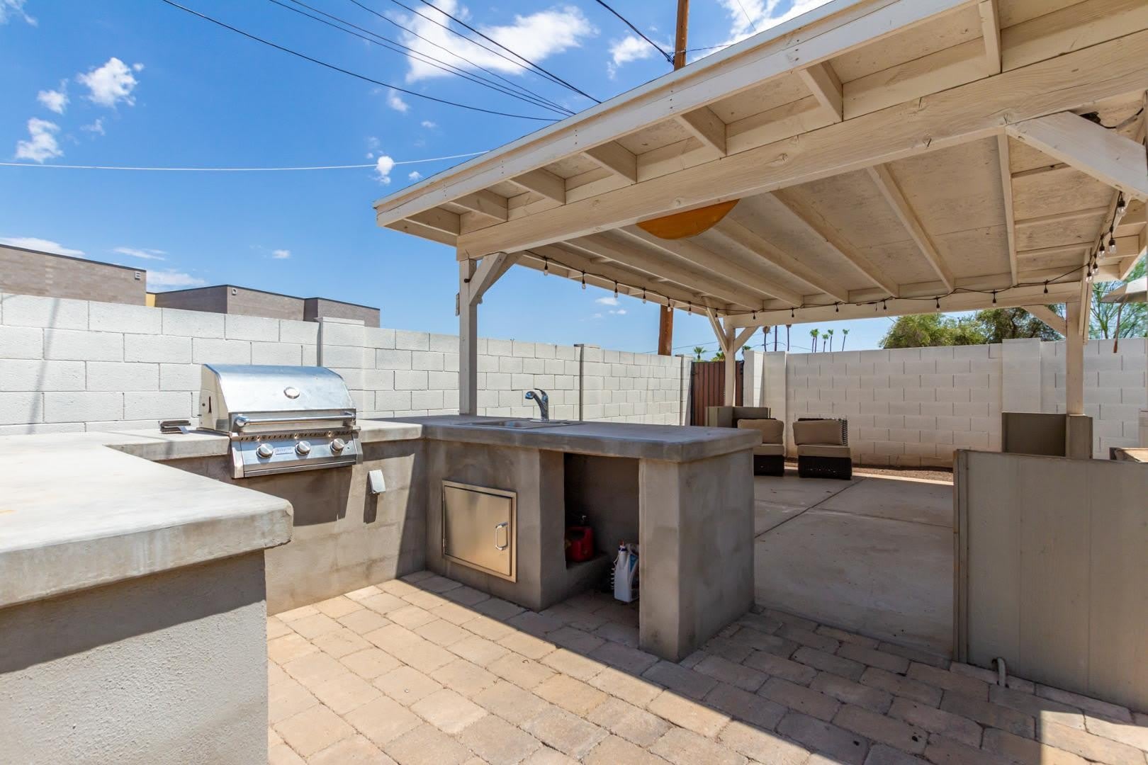1100 W 12TH Street – photo 3