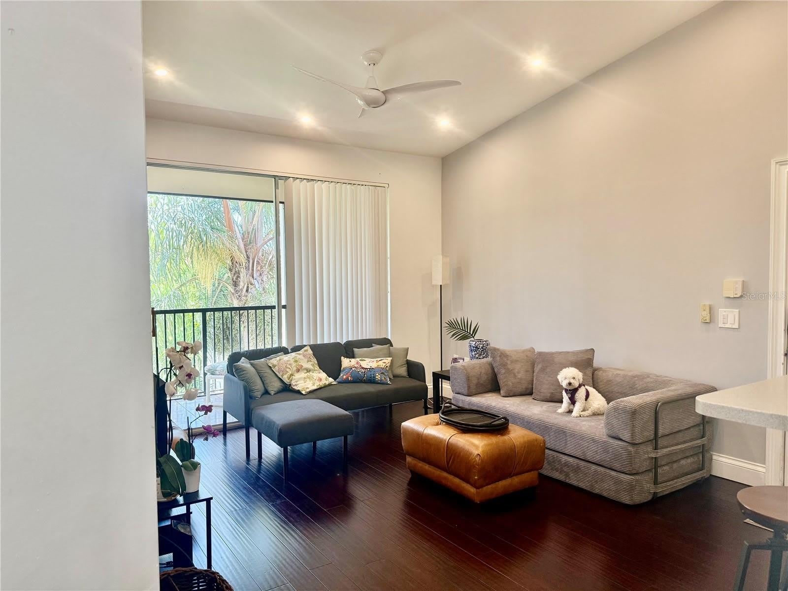 1180 RESERVE Way – photo 2