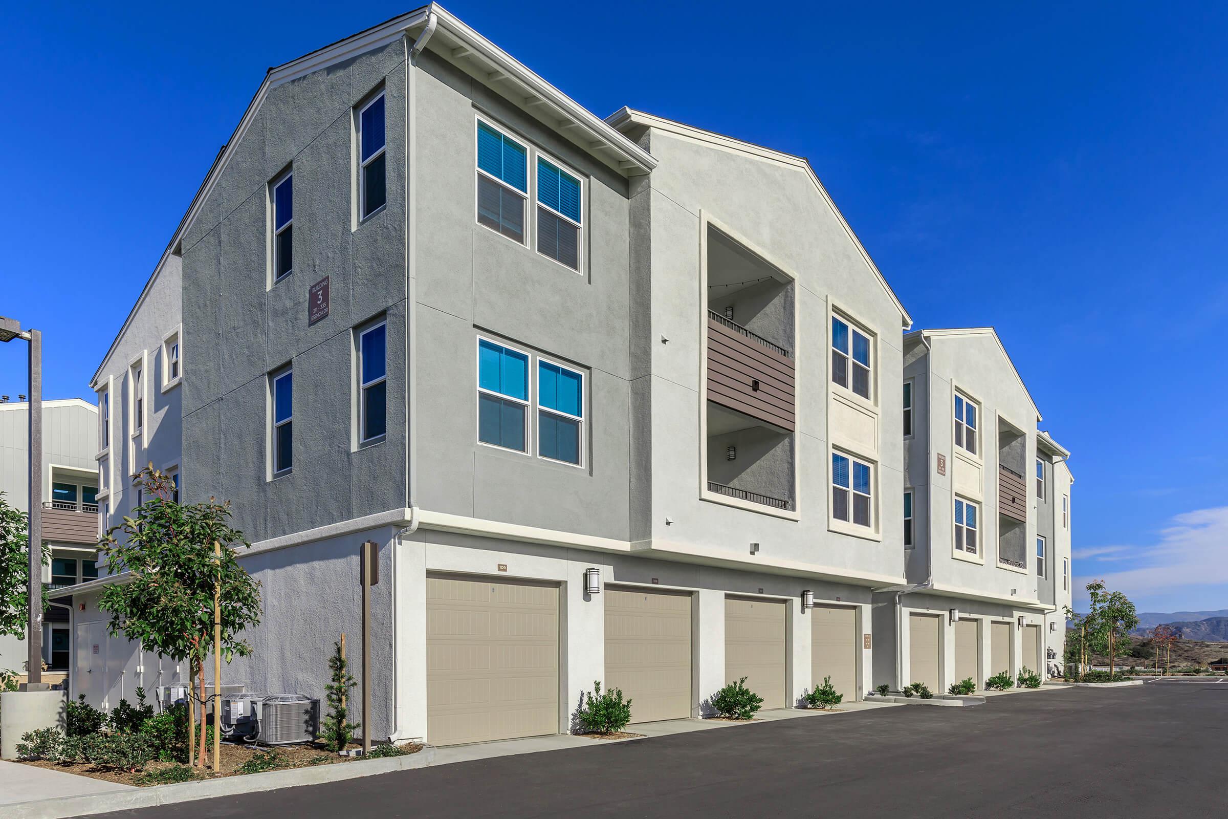 Esencia Sur Apartment Homes – photo 5