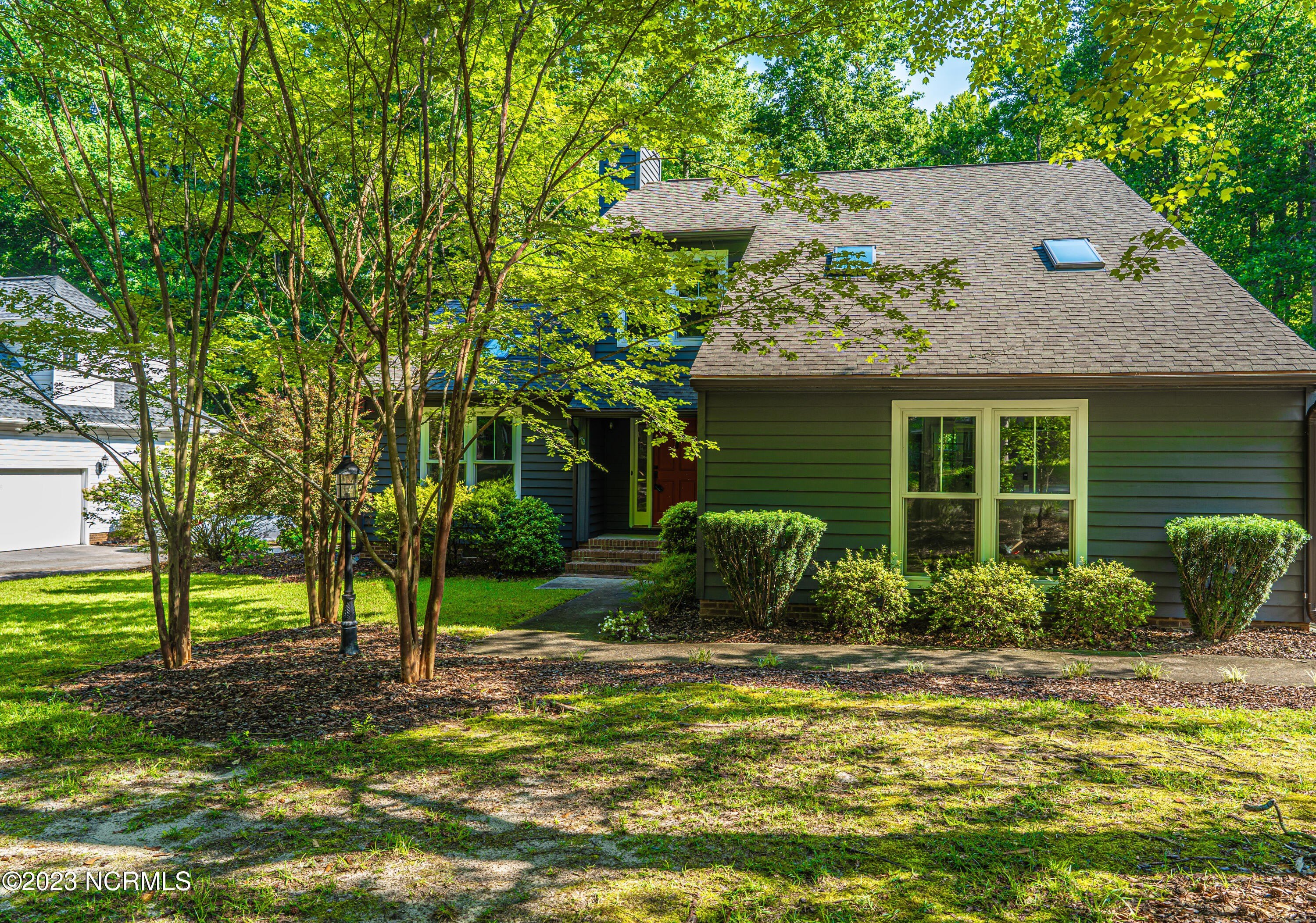 145 Sandhurst Place – photo 1