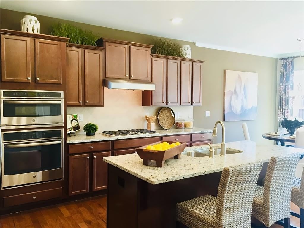 663 Greencrest Lane – photo 4