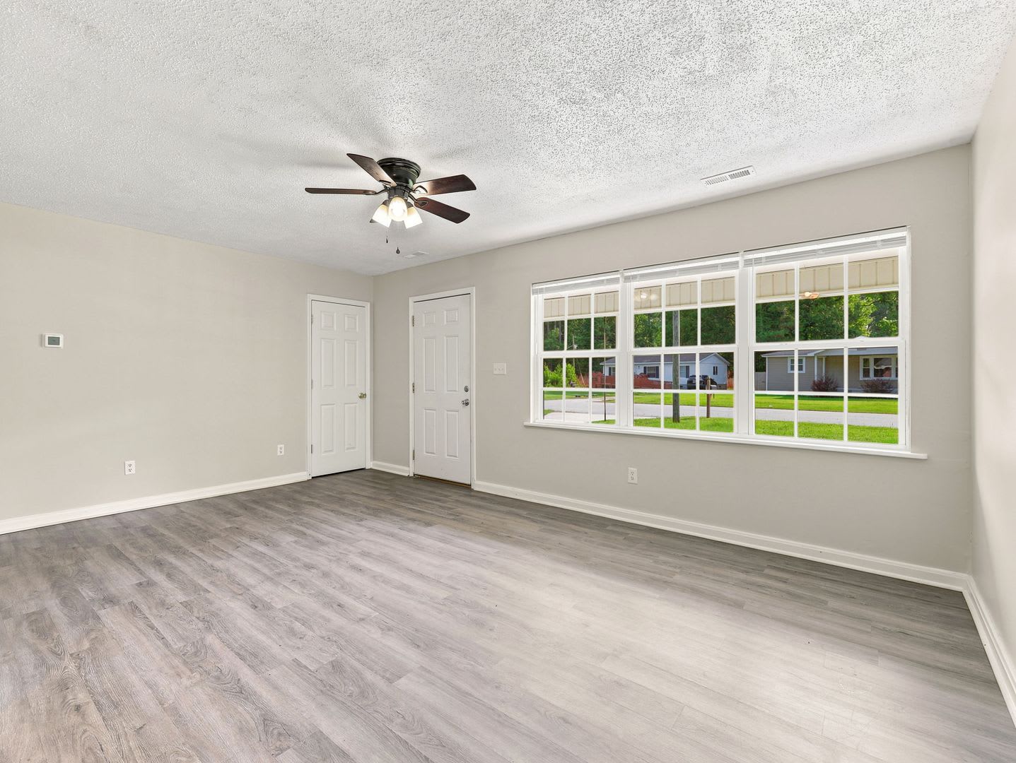 Welcome to 205 5th Avenue – photo 3