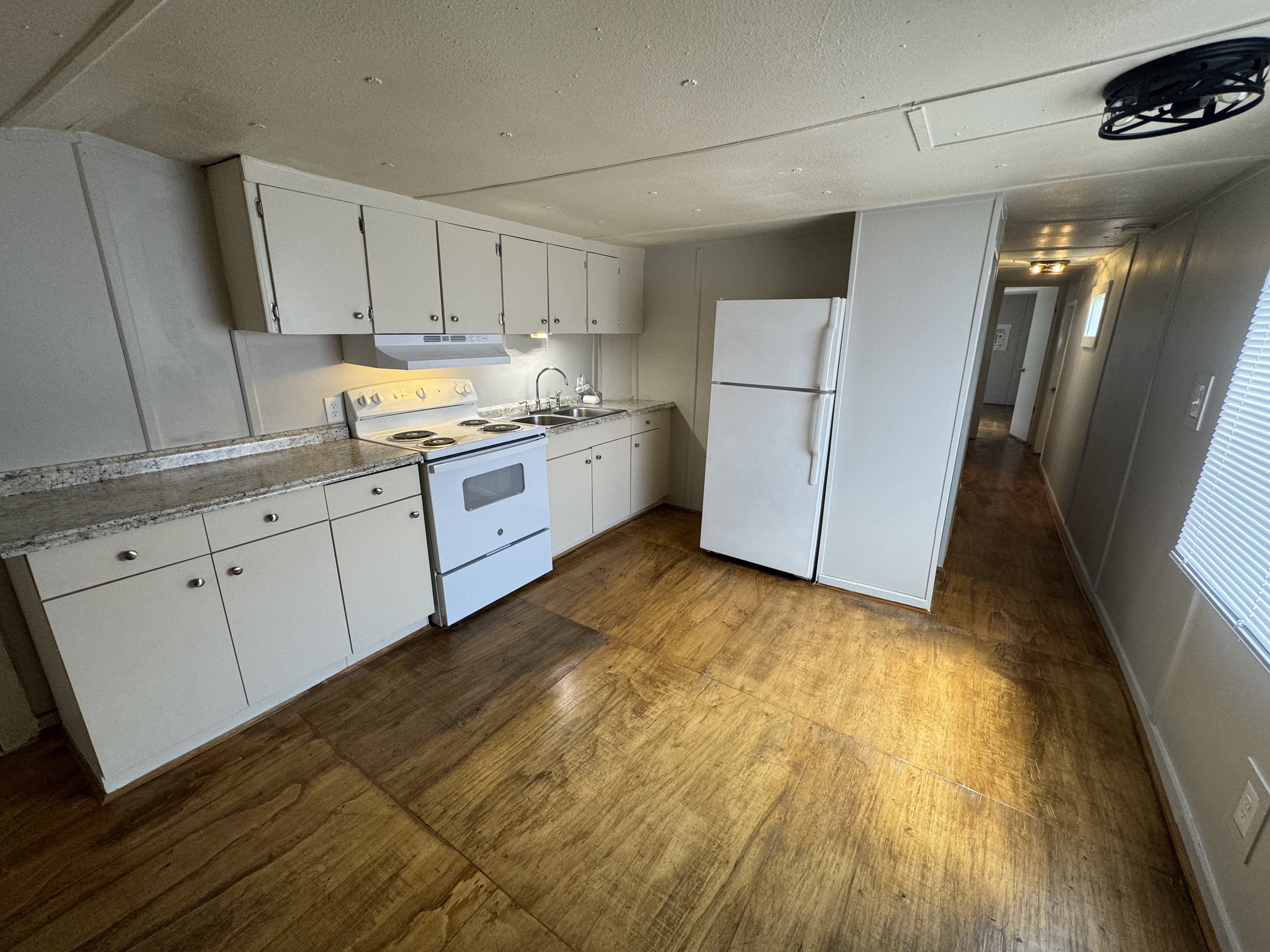 1976 Lavon St – photo 4
