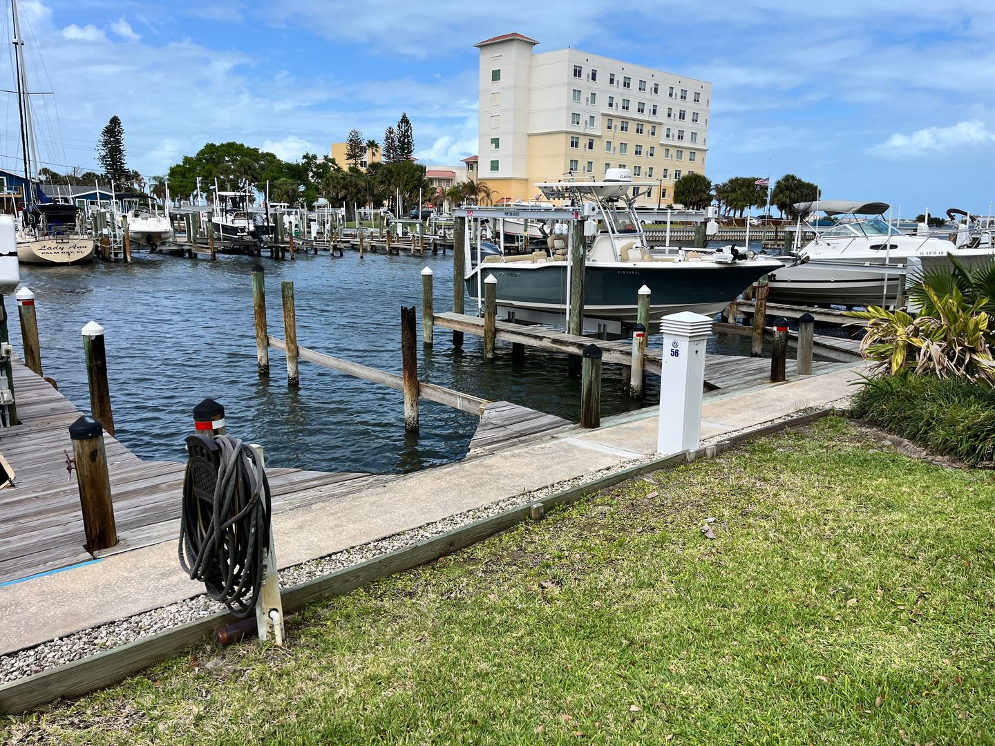 3/2 CONDO ON THE RIVER – photo 2