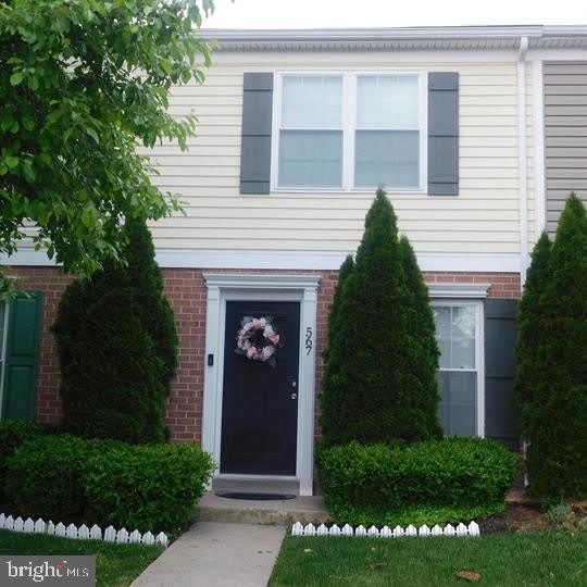 567 Lancaster Place – photo 1
