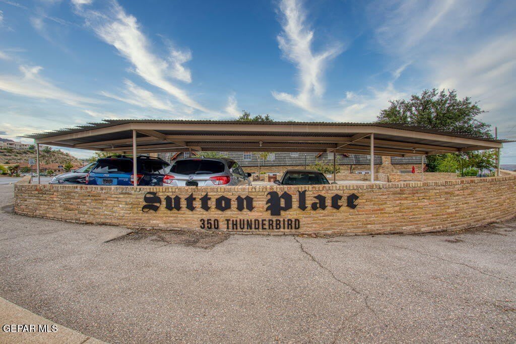 350 Thunderbird Drive – photo 1