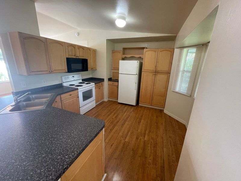 445 Candlewick Cir W – photo 5