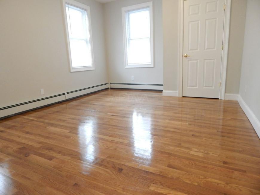 19 Henderson St. – photo 4
